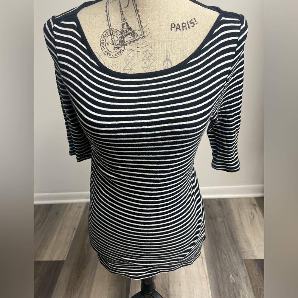 3/4 Length Sleeve Shirt! - Picture 2 of 15